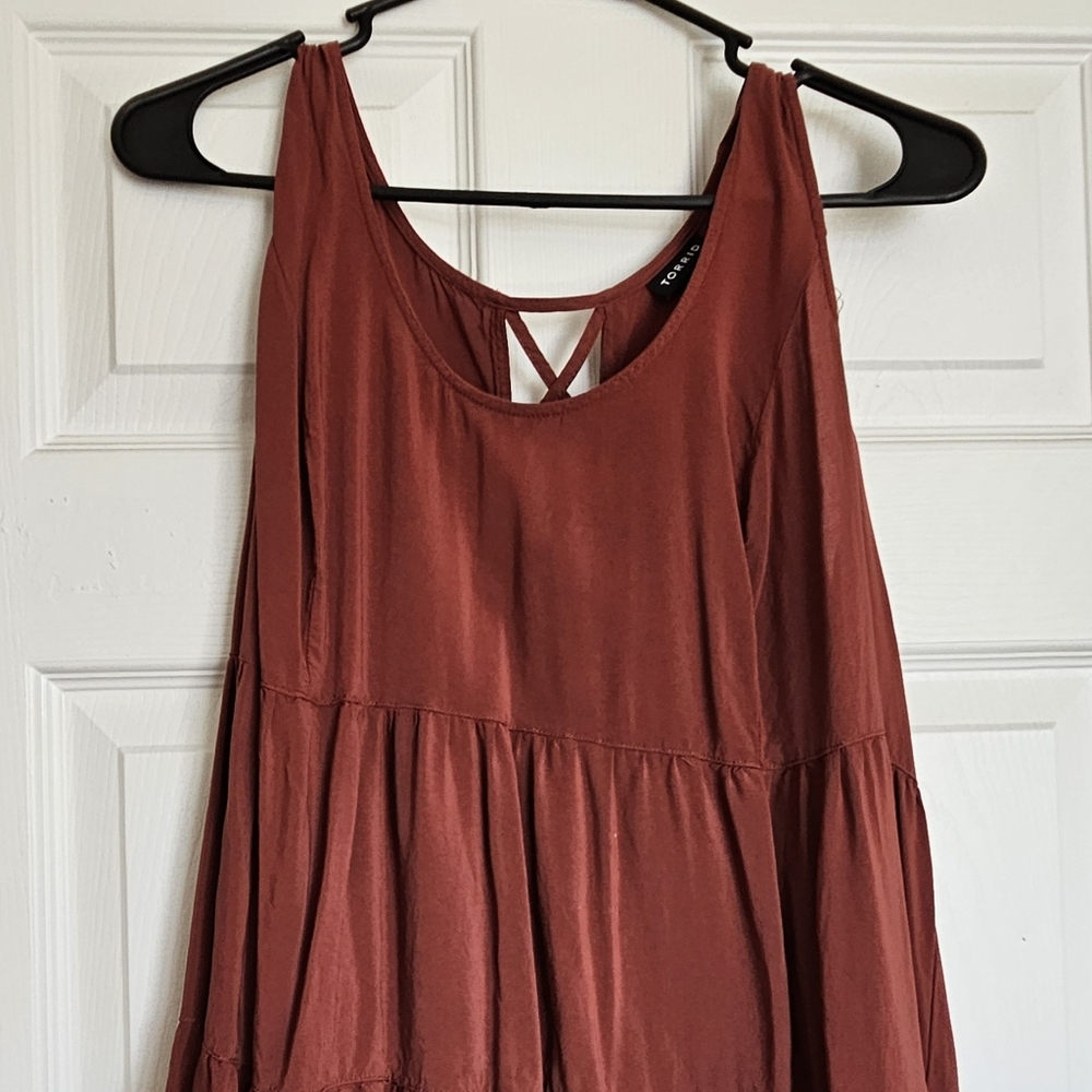 Sleeveless red top torrid